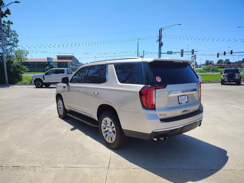 Pearl Beige Metallic 2021 GMC Yukon Denali
