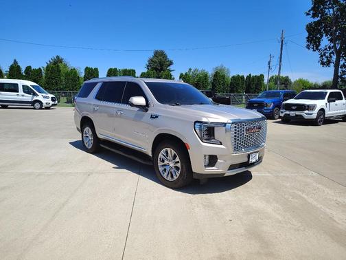 Pearl Beige Metallic 2021 GMC Yukon Denali