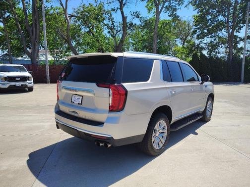 Pearl Beige Metallic 2021 GMC Yukon Denali