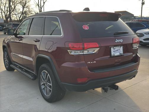 2020 Jeep Grand Cherokee Laredo