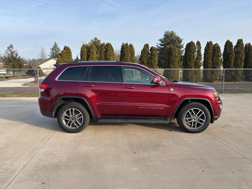 2020 Jeep Grand Cherokee Laredo