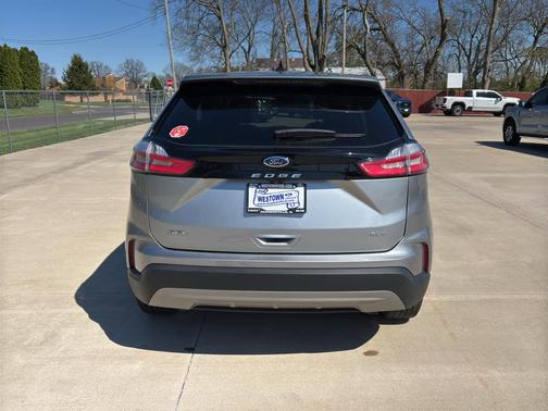 Iconic Silver Metallic 2024 Ford Edge SEL