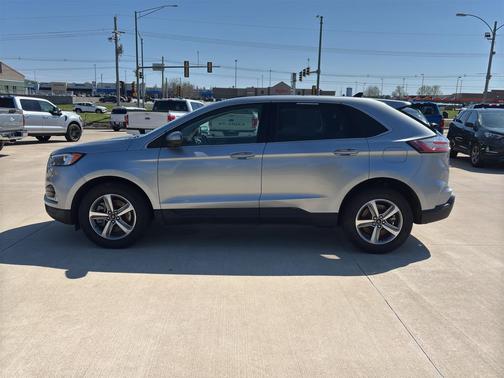 Iconic Silver Metallic 2024 Ford Edge SEL