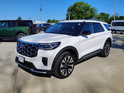Star White Metallic Tri-Coat 2026 Ford Explorer Platinum