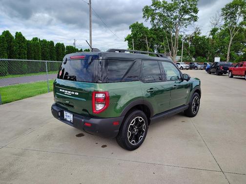 Eruption Green Metallic 2025 Ford Bronco Sport Outer Banks
