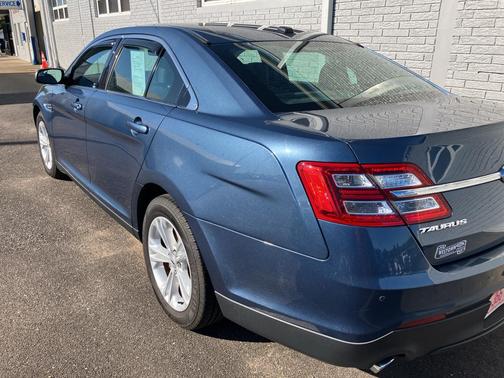 2018 Ford Taurus SEL