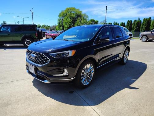 Agate Black 2020 Ford Edge Titanium