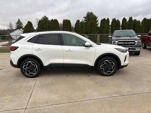 2026 Ford Escape Platinum