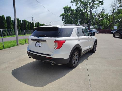 Star White Metallic Tri-Coat 2023 Ford Explorer XLT
