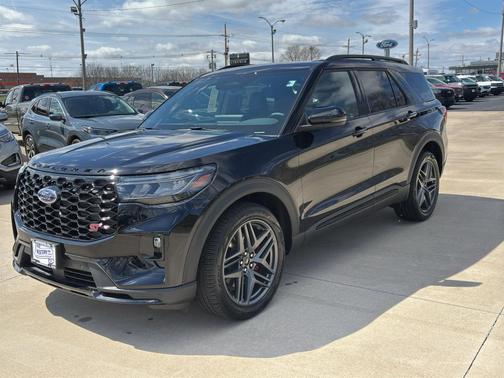 Agate Black Metallic 2026 Ford Explorer ST