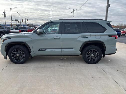 2024 Toyota Sequoia Platinum