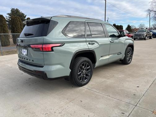 2024 Toyota Sequoia Platinum