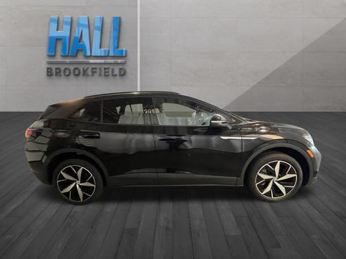 Deep Black Pearl Effect 2023 Volkswagen ID.4 Pro S