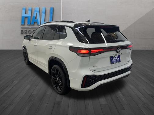 2025 Volkswagen Tiguan 2.0T SE R-Line Black