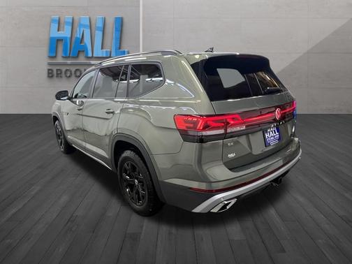 2025 Volkswagen Atlas 2.0T Peak Edition