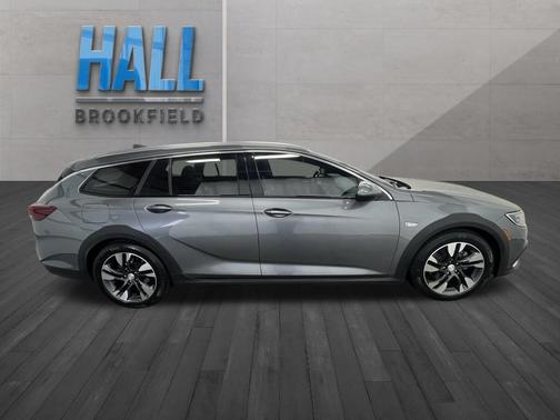 2020 Buick Regal TourX Essence