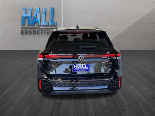 2025 Volkswagen Tiguan 2.0T SE R-Line Black