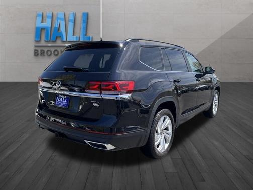 Deep Black Pearl Effect 2023 Volkswagen Atlas 3.6L SE w/Technology