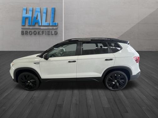 2024 Volkswagen Taos 1.5T SE Black