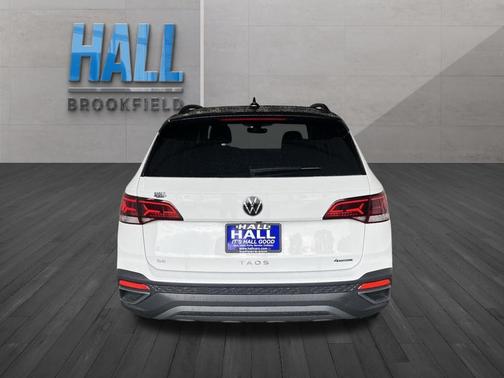2024 Volkswagen Taos 1.5T SE Black