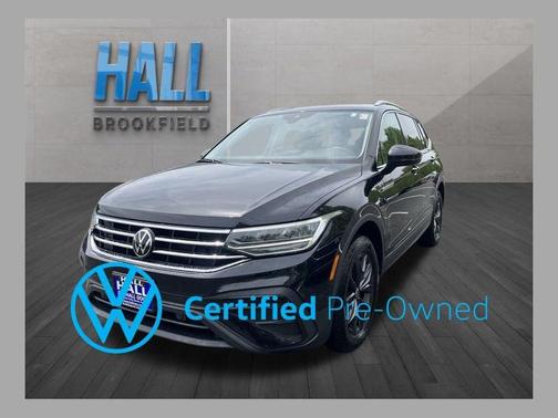 Deep Black Pearl Effect 2024 Volkswagen Tiguan 2.0T SE