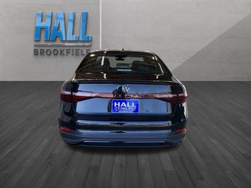 Deep Black Pearl Effect 2026 Volkswagen Jetta 1.5T Sport