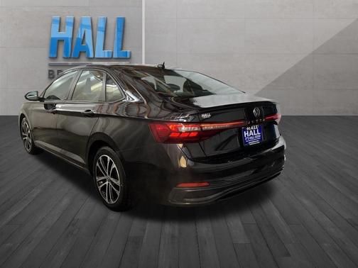 Deep Black Pearl Effect 2025 Volkswagen Jetta 1.5T Sport