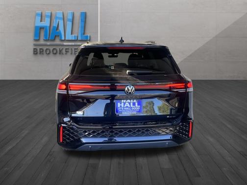 2025 Volkswagen Tiguan 2.0T SE R-Line Black