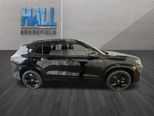 Deep Black Pearl Effect 2026 Volkswagen Tiguan 2.0T SE R-Line Black