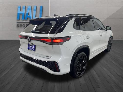 2025 Volkswagen Tiguan 2.0T SE R-Line Black