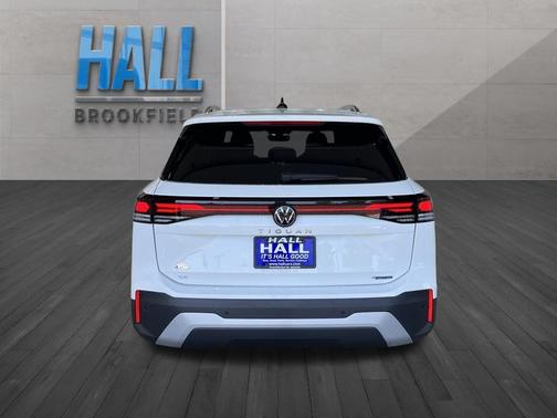 2025 Volkswagen Tiguan 2.0T SE