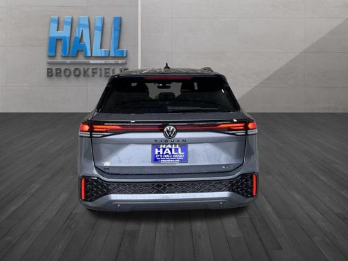2025 Volkswagen Tiguan 2.0T SE R-Line Black