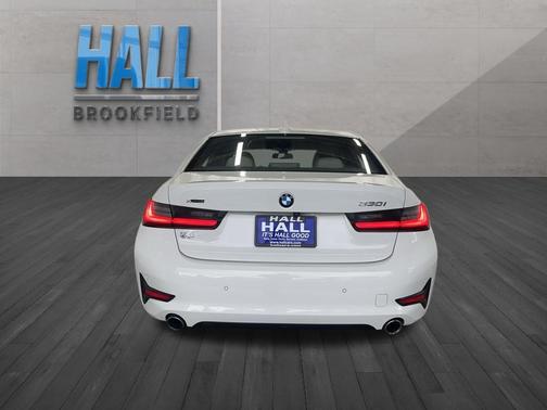 2019 BMW 330 i xDrive