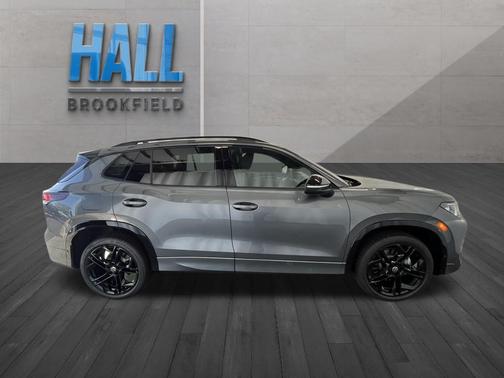 2025 Volkswagen Tiguan 2.0T SE R-Line Black