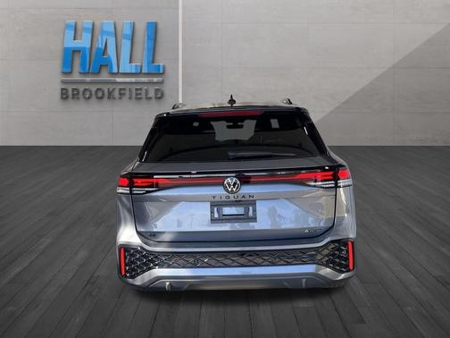 2025 Volkswagen Tiguan 2.0T SE R-Line Black
