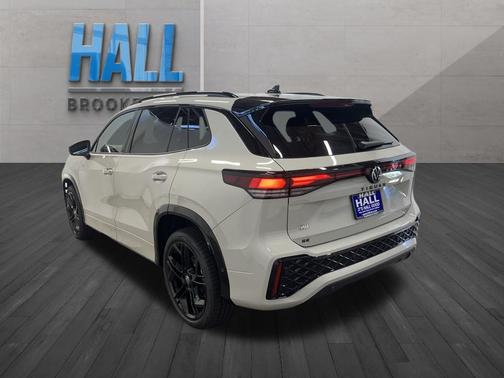 2025 Volkswagen Tiguan 2.0T SE R-Line Black