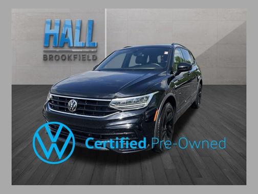 Deep Black Pearl Effect 2024 Volkswagen Tiguan 2.0T SE R-Line Black