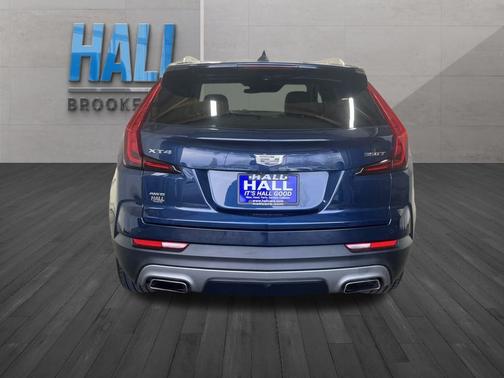 2022 Cadillac XT4 Premium Luxury