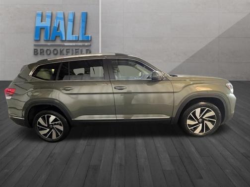 Avocado Green Pearl 2026 Volkswagen Atlas 2.0T SEL