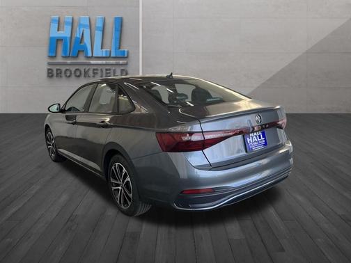 Platinum Gray Metallic 2026 Volkswagen Jetta 1.5T Sport