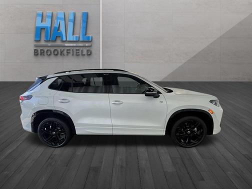 2025 Volkswagen Tiguan 2.0T SE R-Line Black