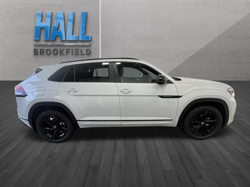 Opal White Pearl 2026 Volkswagen Atlas Cross Sport 2.0T SEL R-Line Black