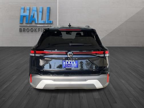 2025 Volkswagen Tiguan 2.0T SE
