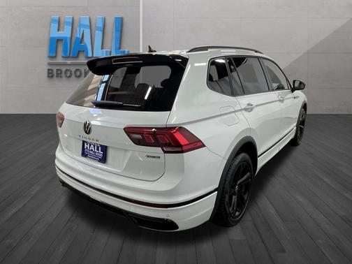 2024 Volkswagen Tiguan 2.0T SE R-Line Black
