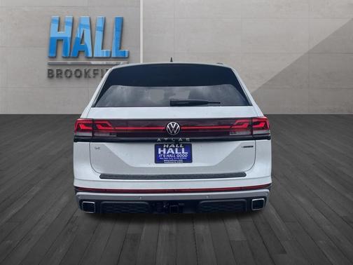 Opal White Pearl 2026 Volkswagen Atlas 2.0T Peak Edition