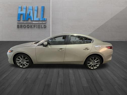 Platinum 2025 Mazda Mazda3 FWD w/Preferred Package