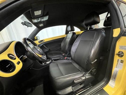 Saturn Yellow 2012 Volkswagen Beetle 2.5L
