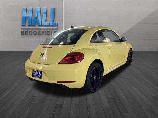 Saturn Yellow 2012 Volkswagen Beetle 2.5L