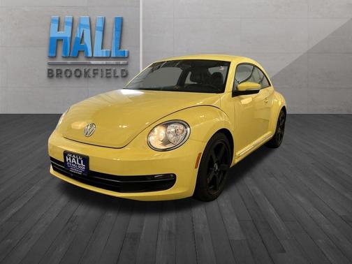 Saturn Yellow 2012 Volkswagen Beetle 2.5L