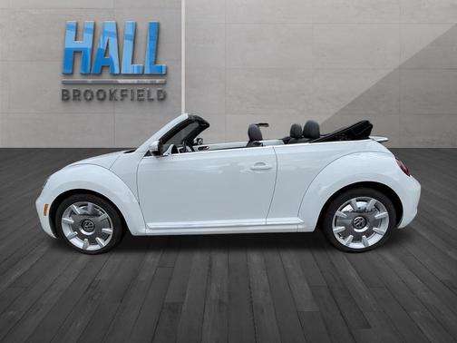 Pure White w/ Black Top 2019 Volkswagen Beetle 2.0T SE